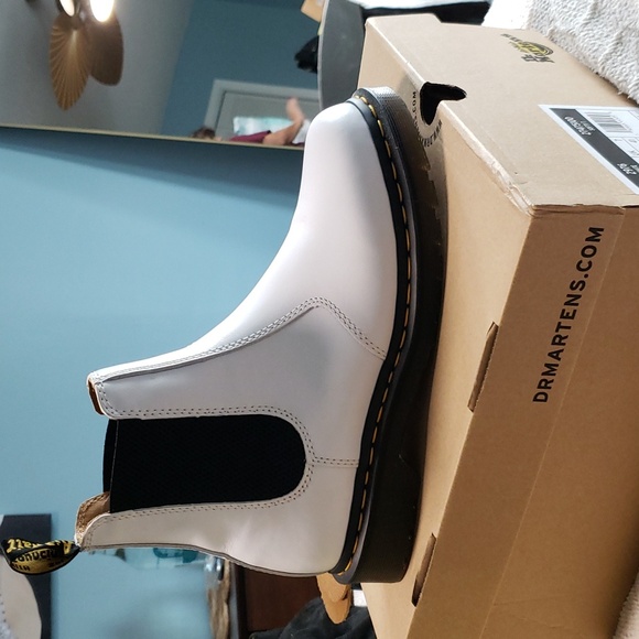 Dr. Martens Shoes - Dr martins - size 9 - white 2976